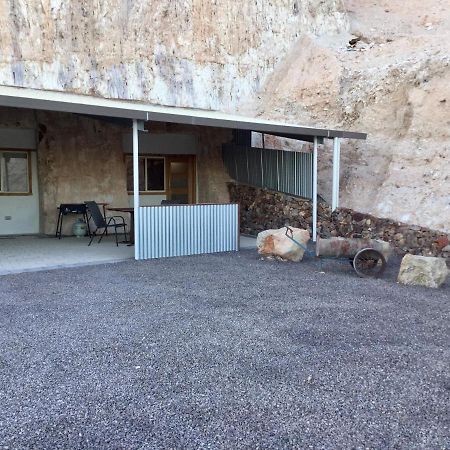 Dug Out B&B Coober Pedy Esterno foto