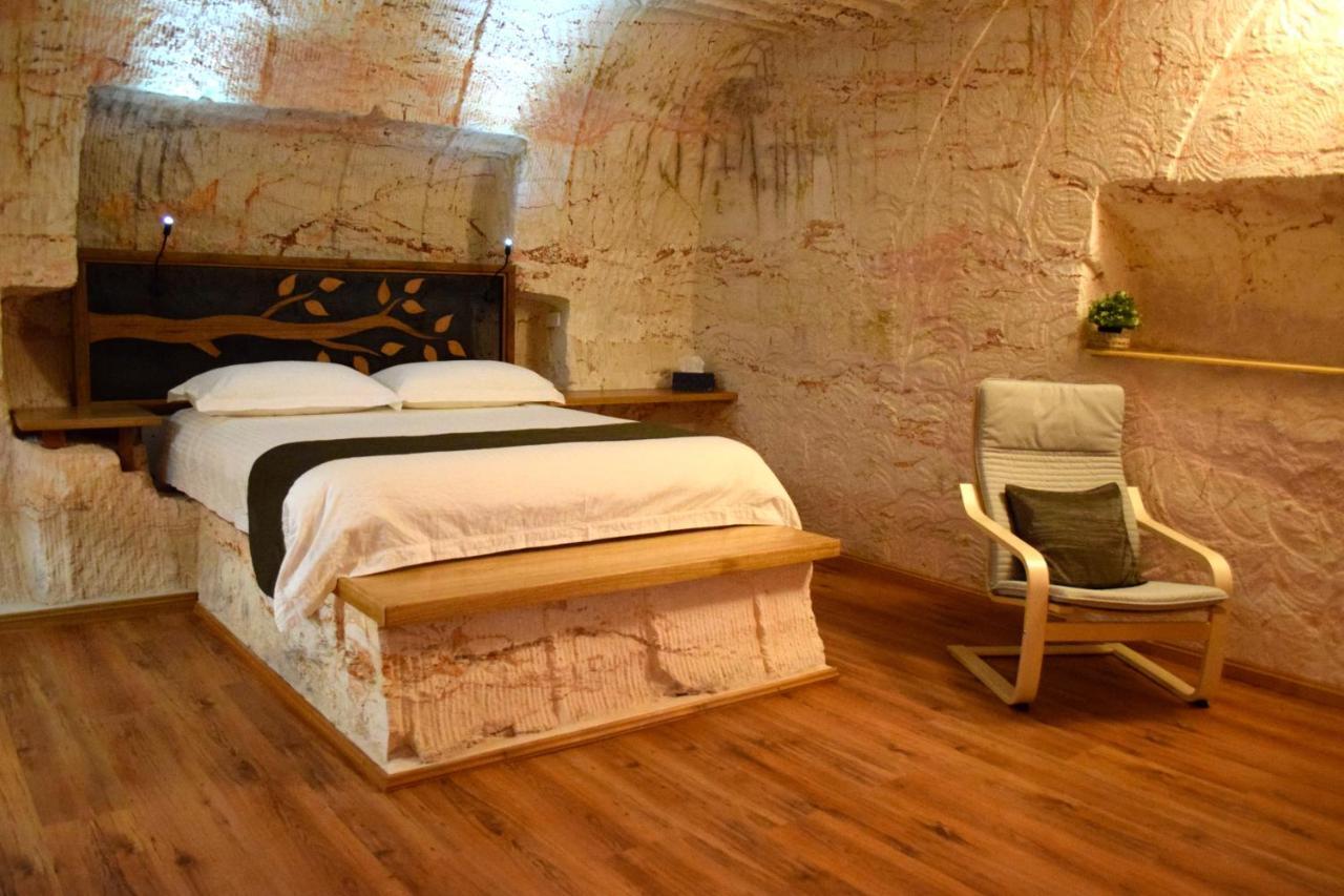 Dug Out B&B Coober Pedy Esterno foto