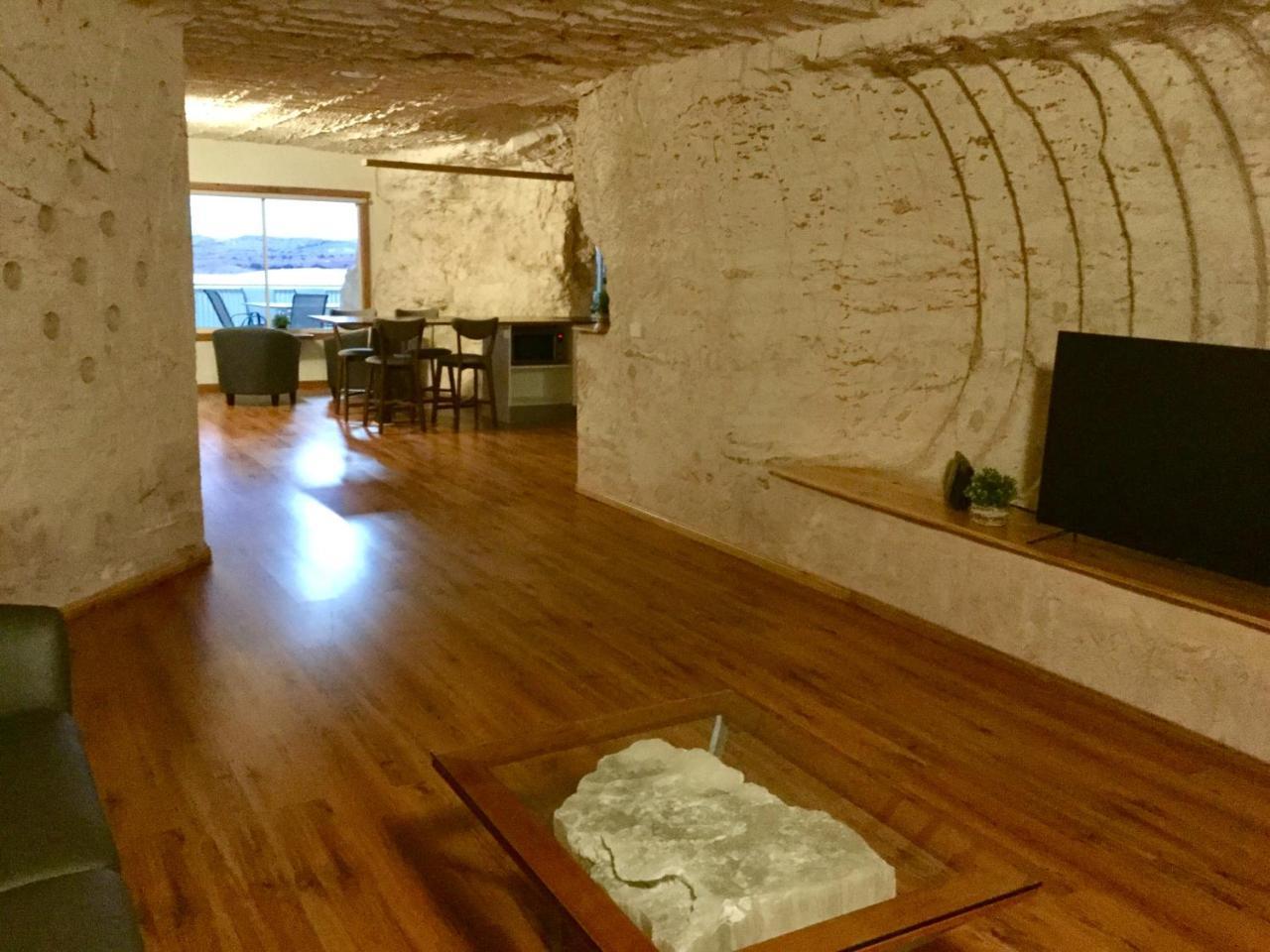 Dug Out B&B Coober Pedy Esterno foto